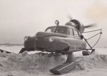 Snowmobile | Old Car