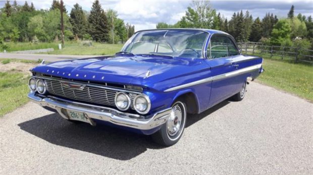 1961-Chevy-Impala-Blue-1