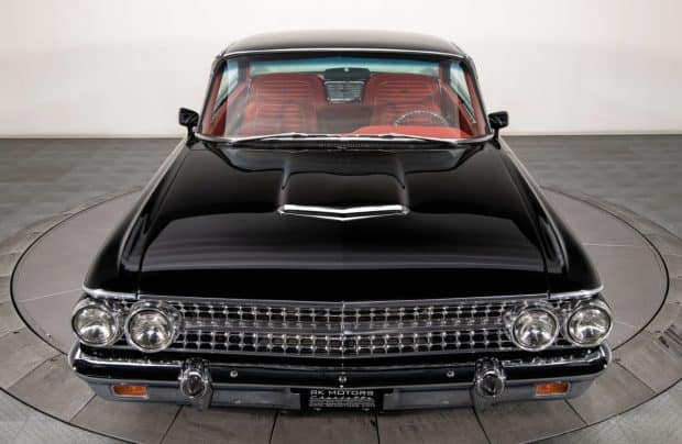 1961-Ford-Galaxie-Starliner-Black-1