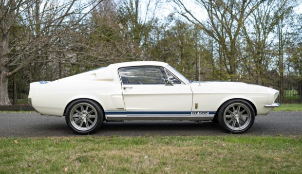 1967-Ford-Mustang-428-GT500-White-3
