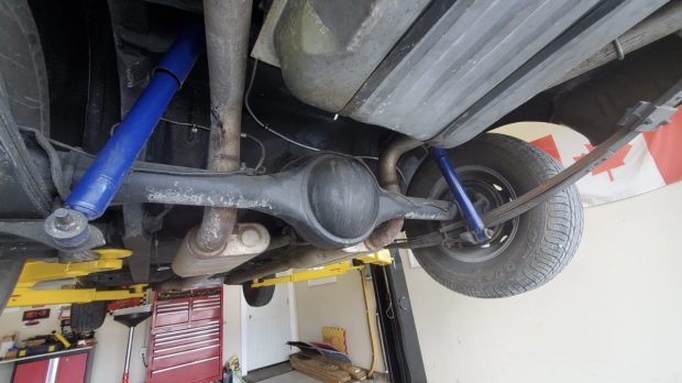 1973-Dodge-Challenger-Yellow-7