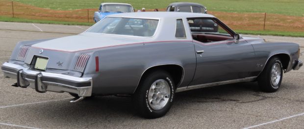 1975-Pontiac-Grand-Prix